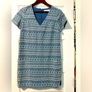 Wide-fitting dress with pockets